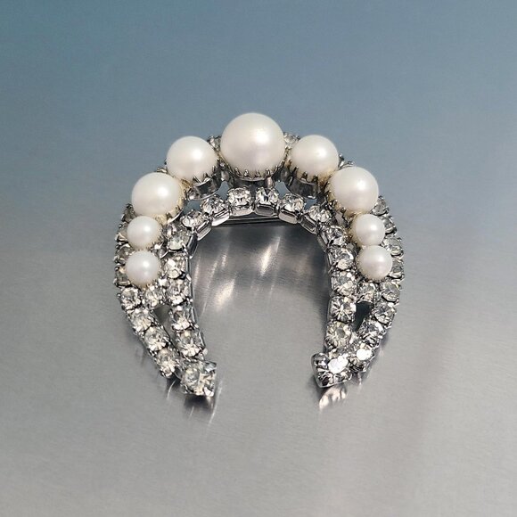 VTG Lucky Horseshoe/Crescent Moon Brooch ~ Rhinestones & Pearls ~ Flawless! - Picture 1 of 10